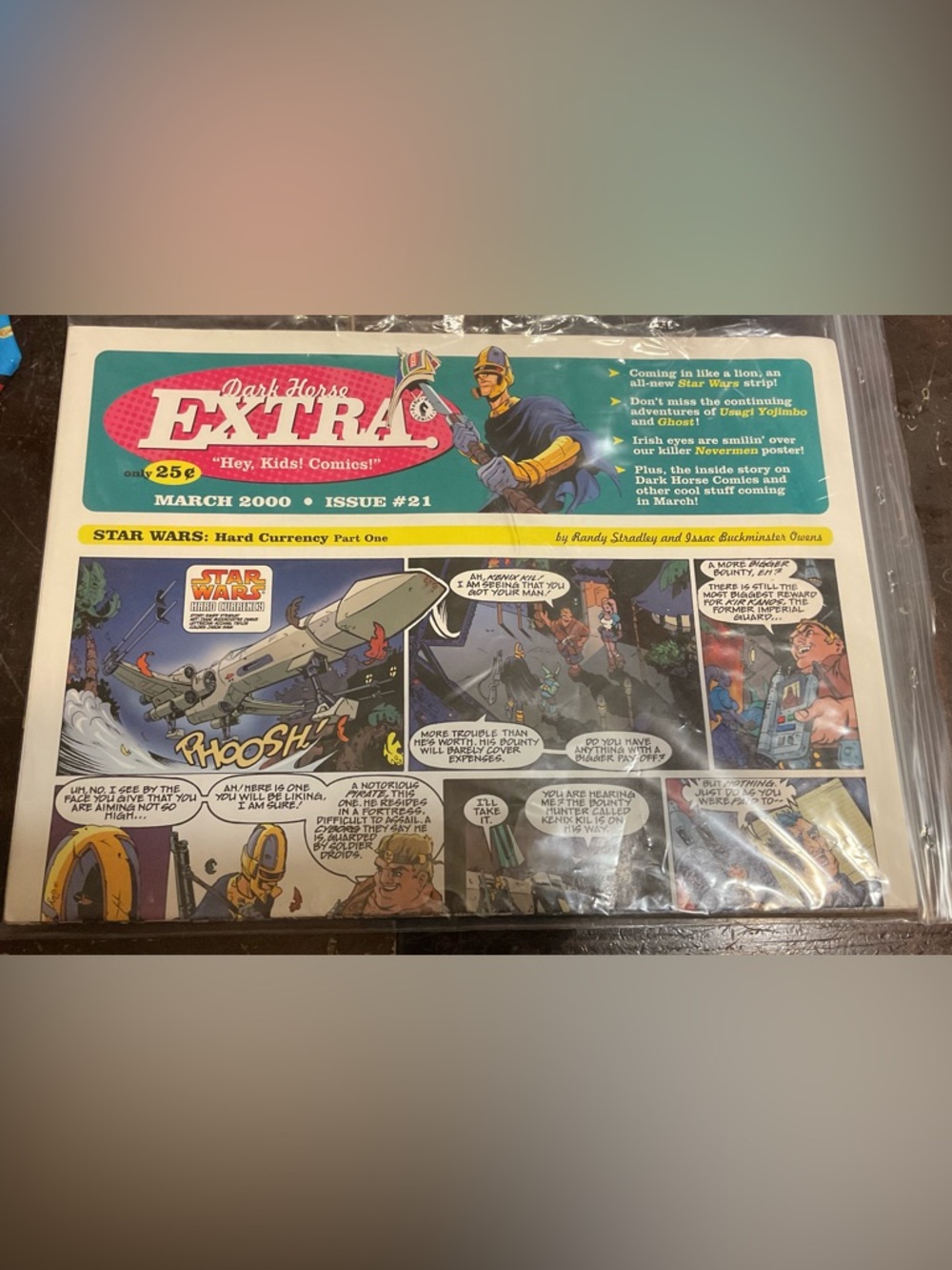 Men’s Comic-Print Accessory in Teal & Yellow